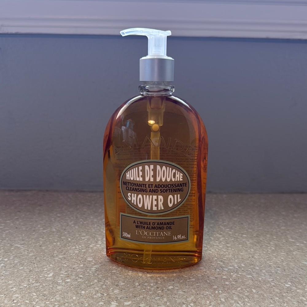 L'Occitane Almond Shower Oil - Amber